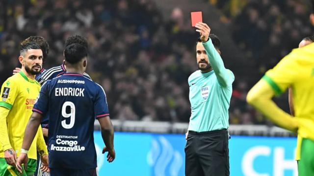 开云网页版-5场5球好状态被打断，皇马外租小将恩德里克染红